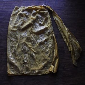 house of Harlow yellow skirt